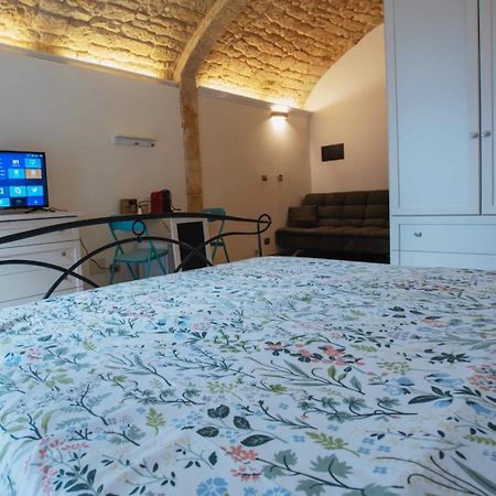 Domatio Melissa Hotel Sassari Bagian luar foto